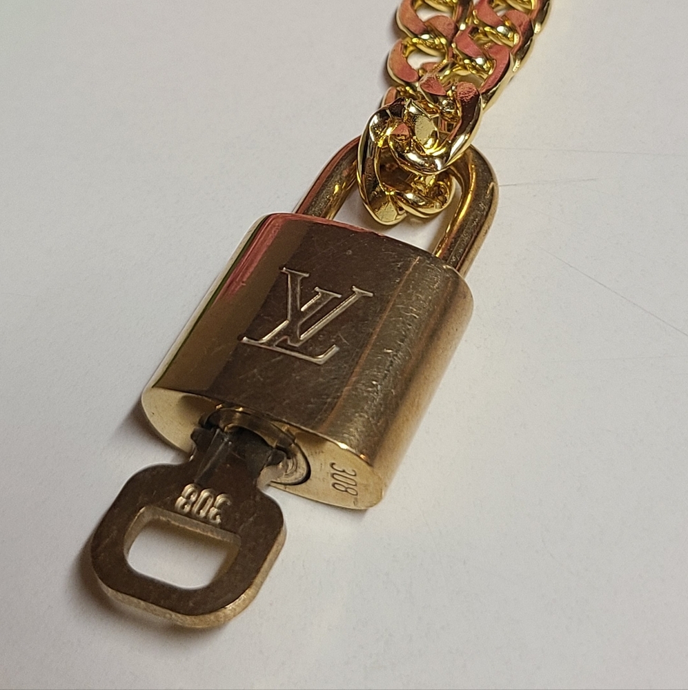 #308🔥 Louis Vuitton Lock And Key with gp Chain - Picture 5 of 12